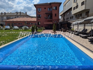 Басейн Styropool 9.00 x 5.00 x 1.50 с римска стълба и армирано фолио 1,5 мм синя мозайка, гр. Трявна, хотел "Рай"